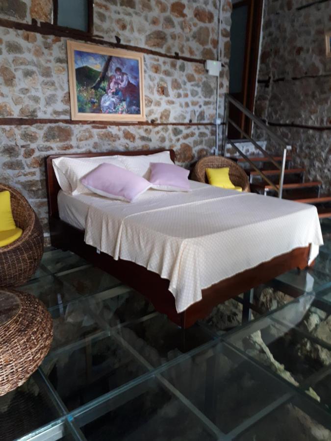 Nuci'S Home Glass Floor Tushemisht Luaran gambar