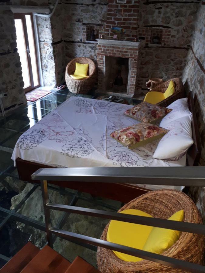 Nuci'S Home Glass Floor Tushemisht Luaran gambar